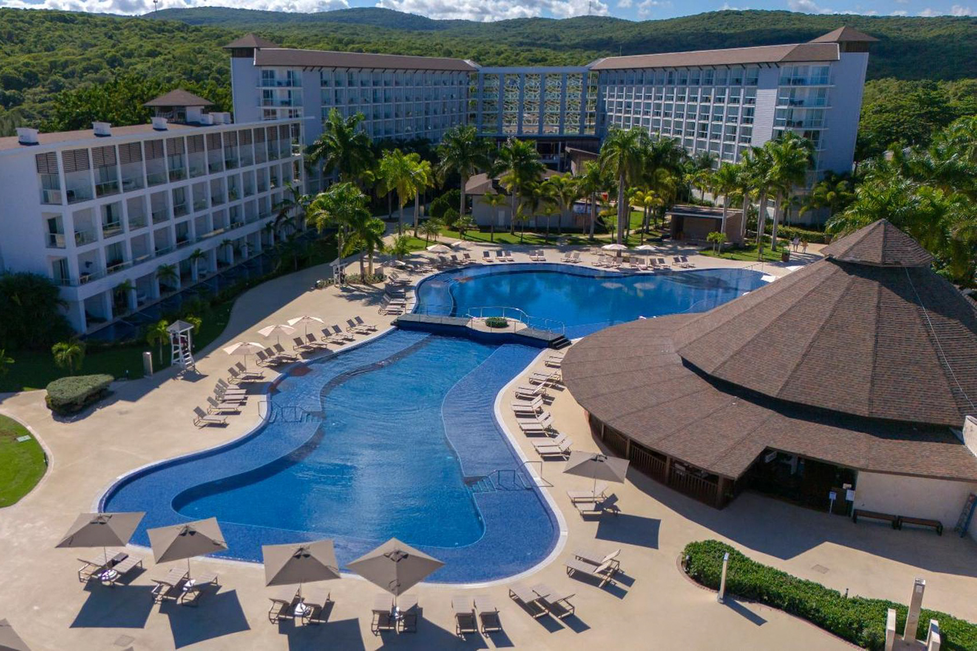 ROYALTON BLUE WATERS