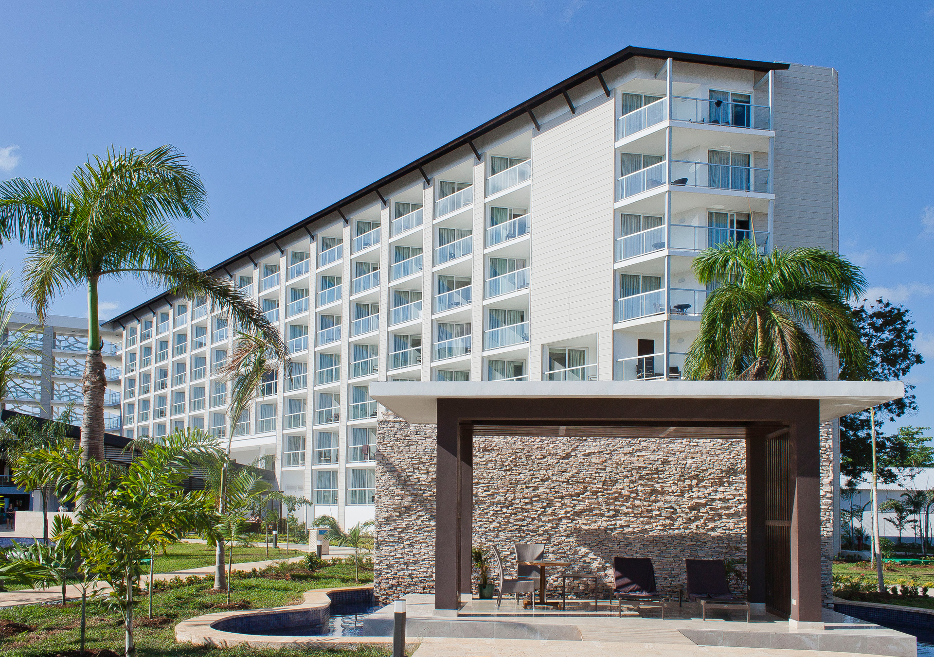 ROYALTON BLUE WATERS